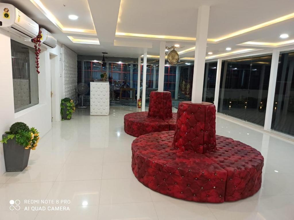 Gods County. Resort & Banquets Tarapith Luaran gambar