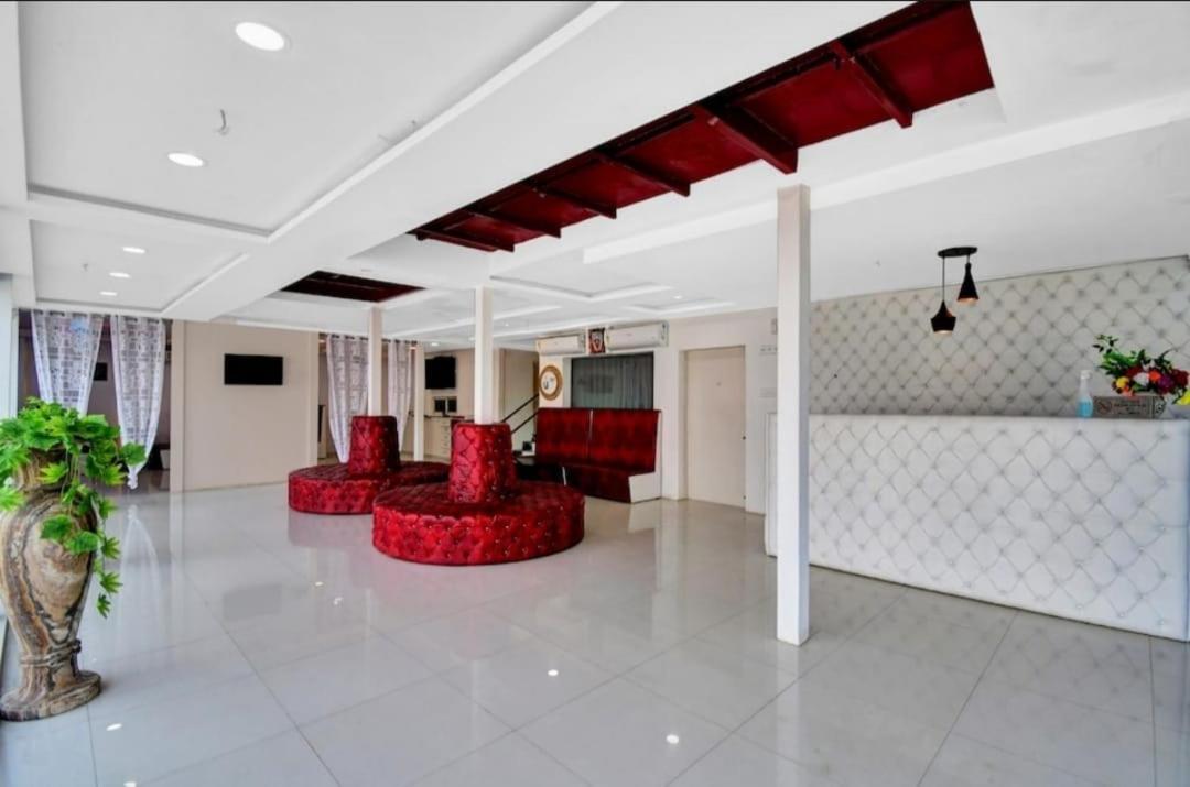 Gods County. Resort & Banquets Tarapith Luaran gambar